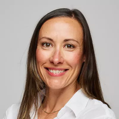 claudia-picanco-hr-partner-68cae83b21756
